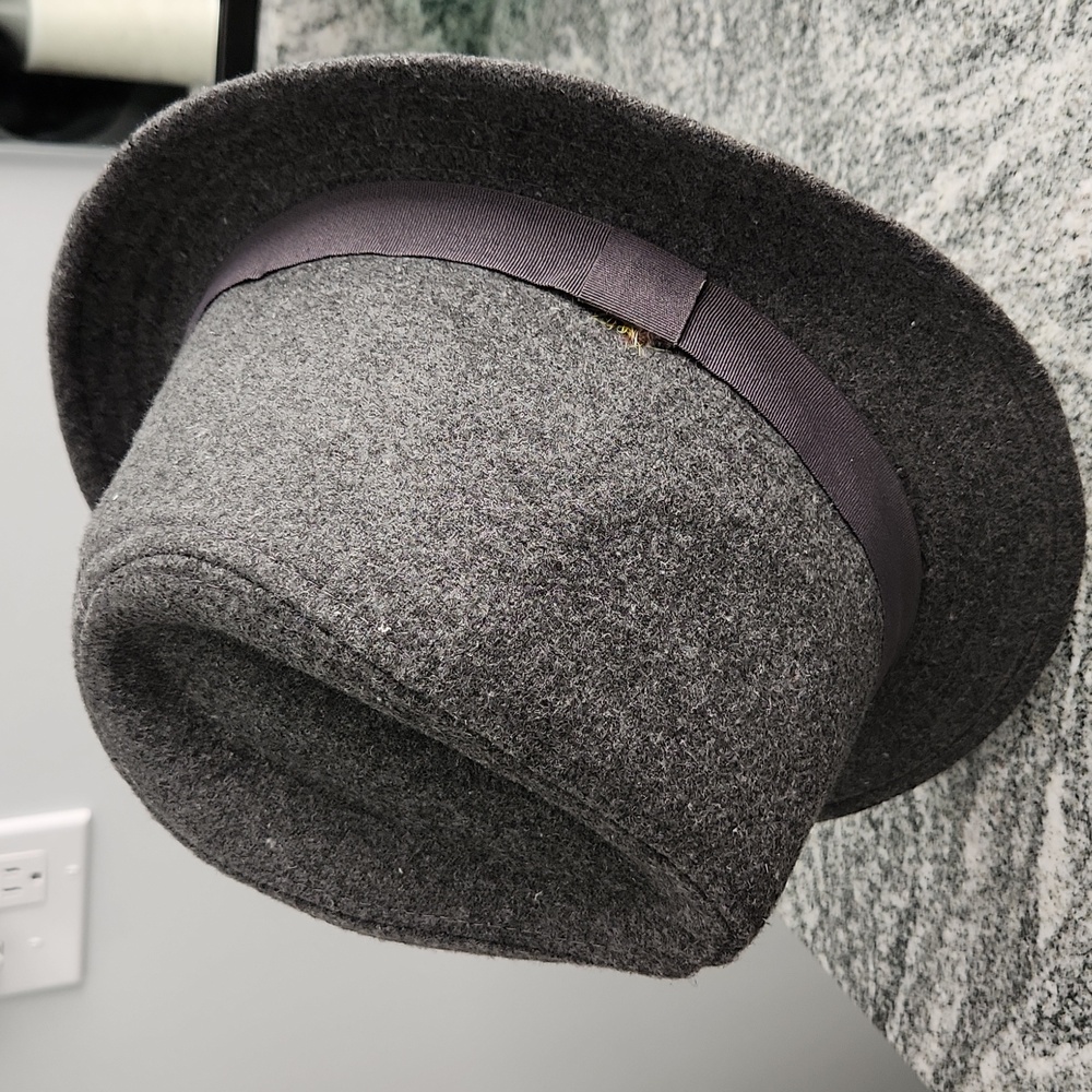 Hat - Picture 2 of 8